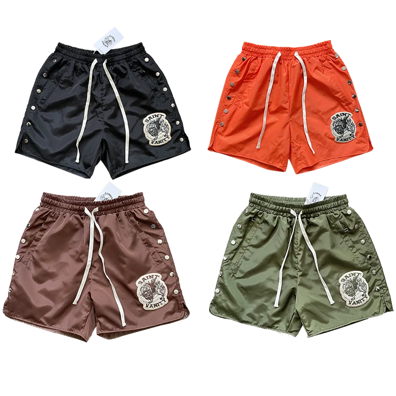 The same embroidered breasted casual sports shorts from SAINT VANITY ins