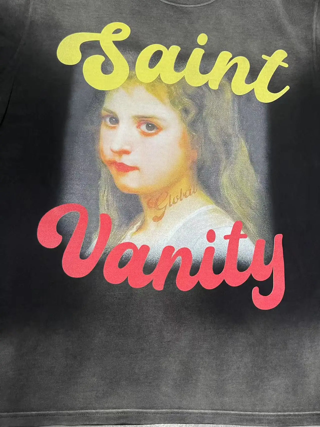 SAINT VANITY Global GIRL Comfortable short-sleeved T-shirt made of pure cotton with hand-distressed and washed finish.