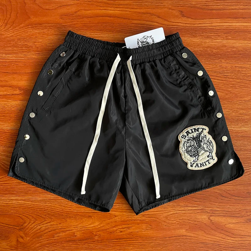 The same embroidered breasted casual sports shorts from SAINT VANITY ins